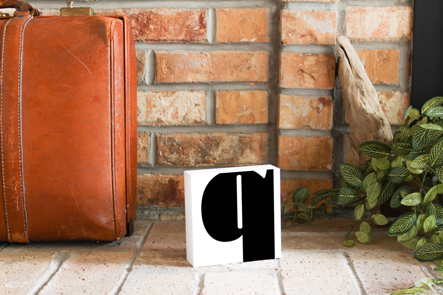 Fun Chunky Monogram Q | Wood Block | Eaches | Min 4