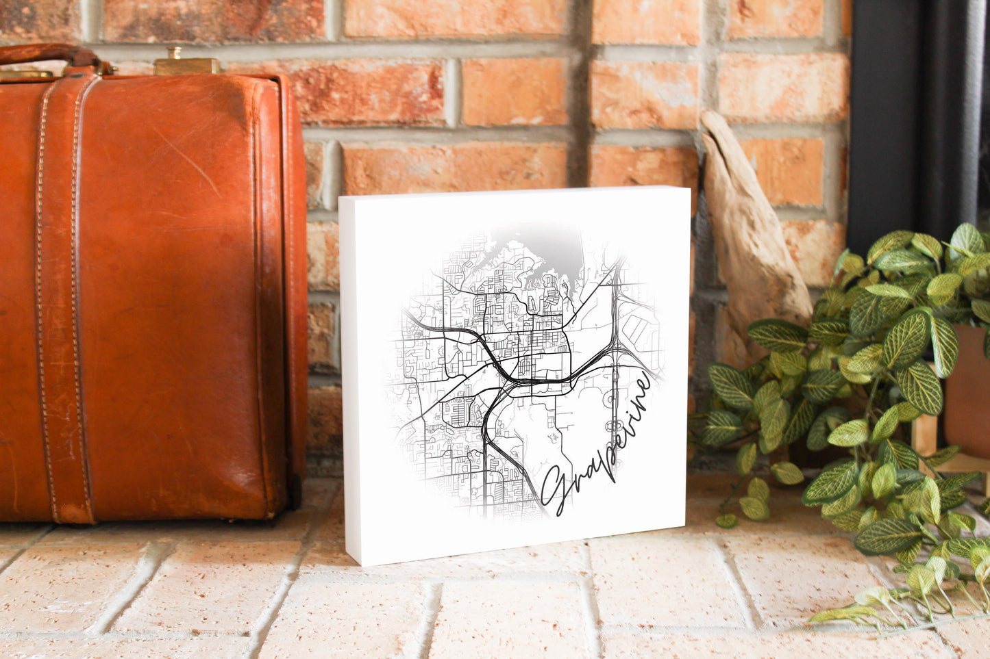 Minimalistic B&W Texas Grapevine Circle Map | Wood Block | Eaches | Min 2