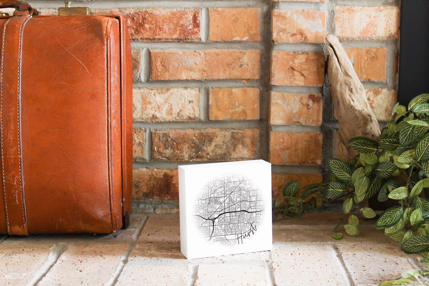 Minimalistic B&W Texas Hurst Circle Map | Wood Block | Eaches | Min 4