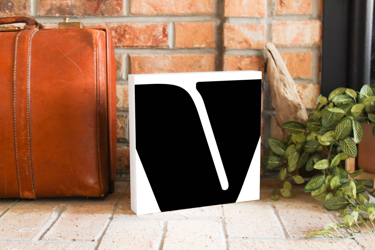Fun Chunky Monogram V | Wood Block | Eaches | Min 2