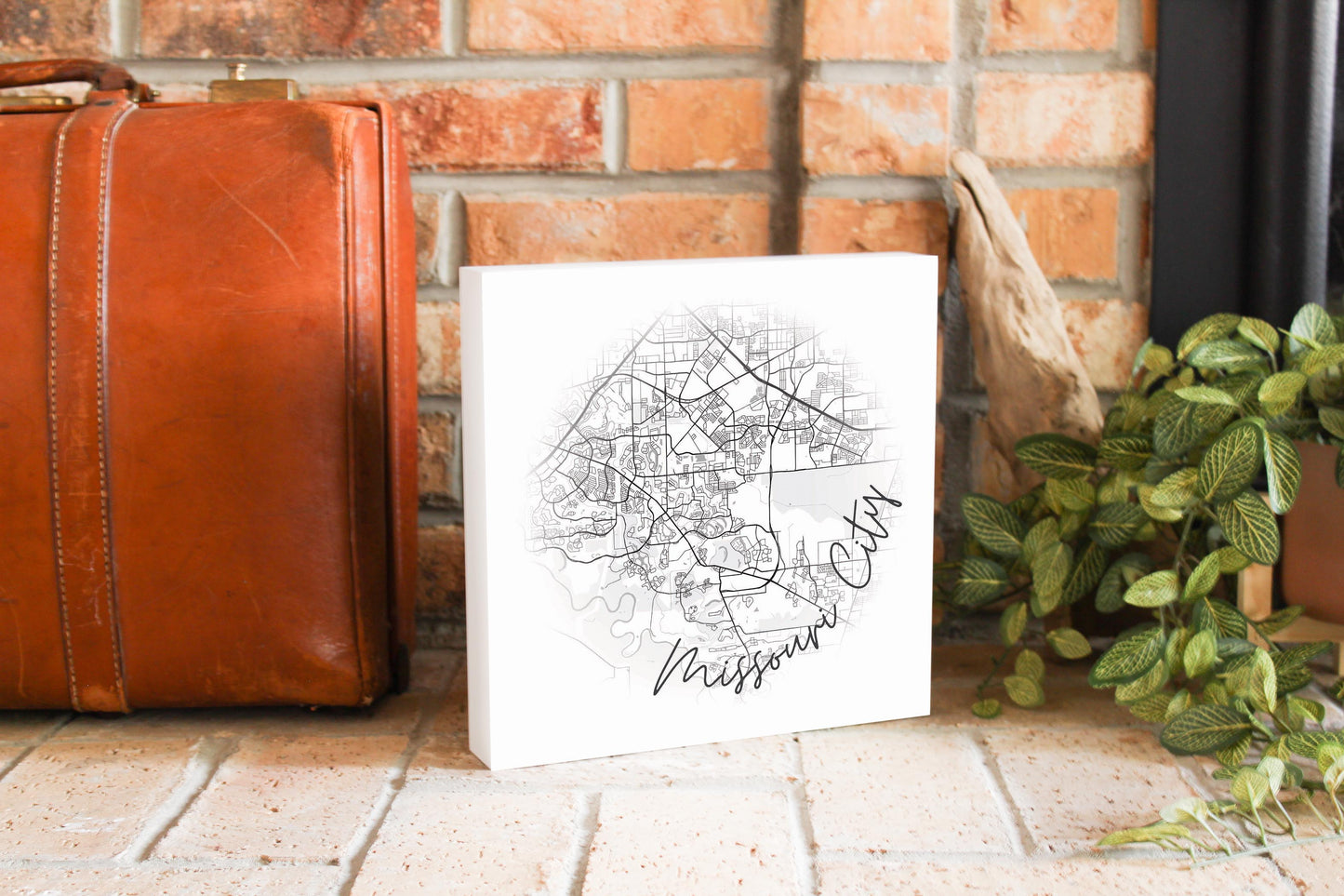 Minimalistic B&W Texas Missouri City Circle Map | Wood Block | Eaches | Min 2