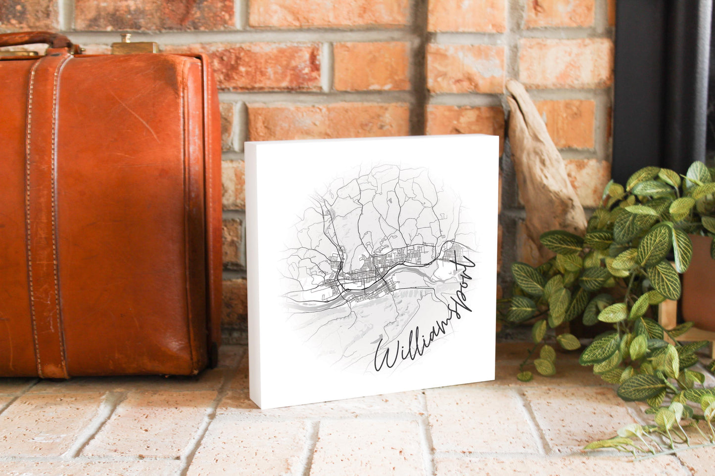 Minimalistic B&W Pennsylvania Williamsport Circle Map | Wood Block | Eaches | Min 2