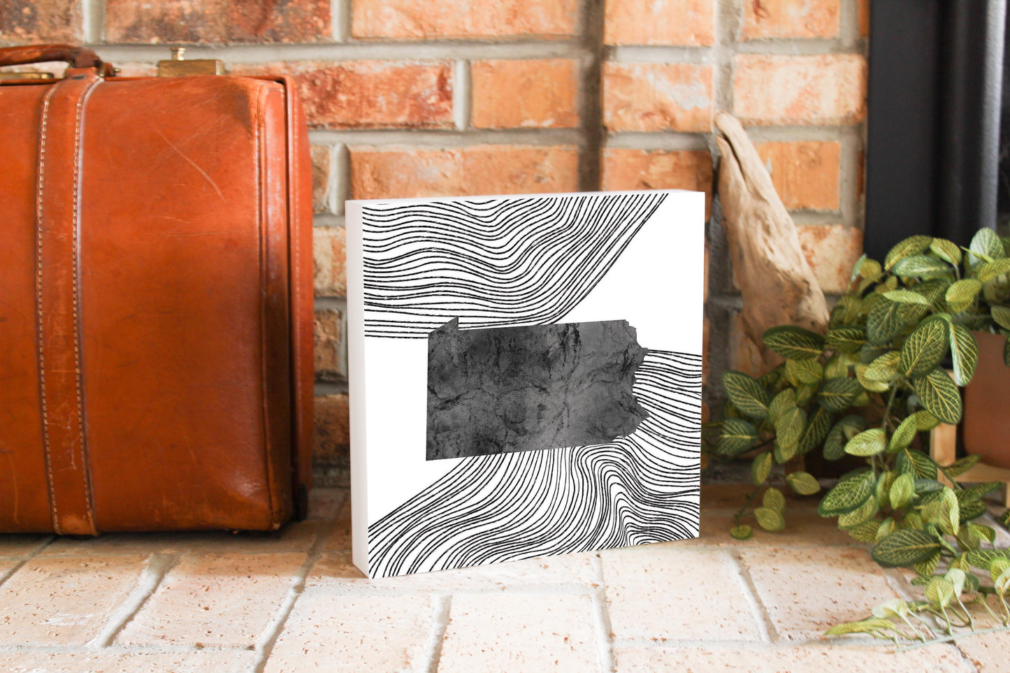 Minimalistic B&W Pennsylvania Shape Fluid Lines | Wood Block | Eaches | Min 2